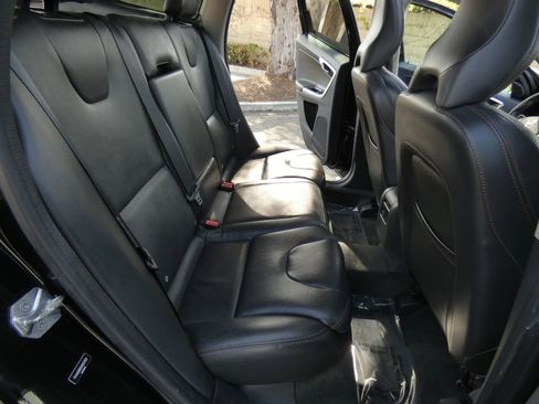 Used 2017 Volvo XC60 T5 Dynamic w/ Preferred Option Package image 34