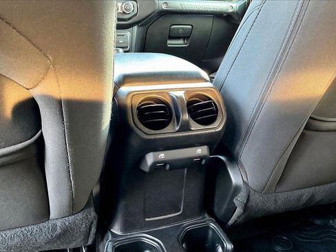 Used 2019 Jeep Wrangler Unlimited Sport S image 14
