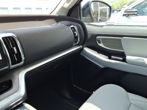 Used 2025 Ford Expedition Platinum AWD/4WD image 15