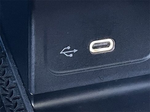 Used 2024 Mercedes-Benz C 300 4MATIC Sedan image 20