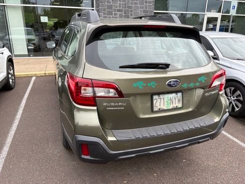 Used 2018 Subaru Outback 2.5i AWD/4WD image 3