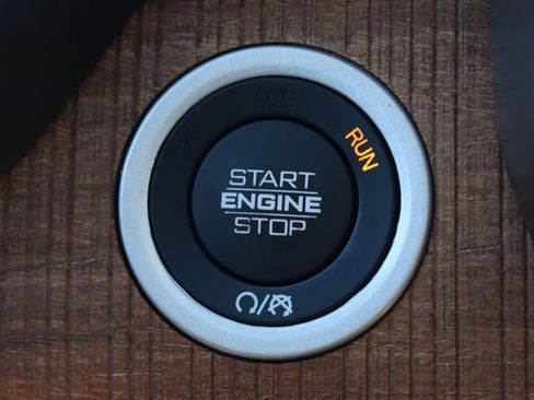 Used 2023 RAM 1500 Limited w/ Body Color Bumper Group image 30