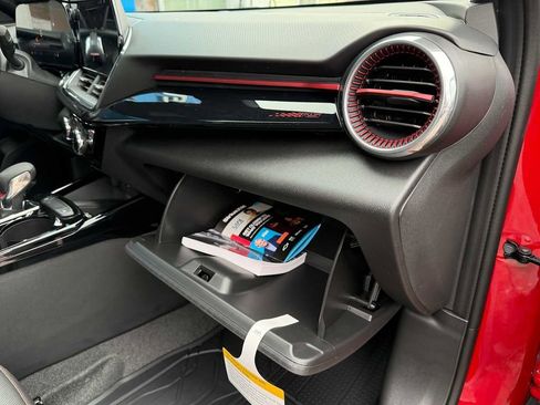 New 2026 Chevrolet Trax RS w/ Sunroof Package image 35