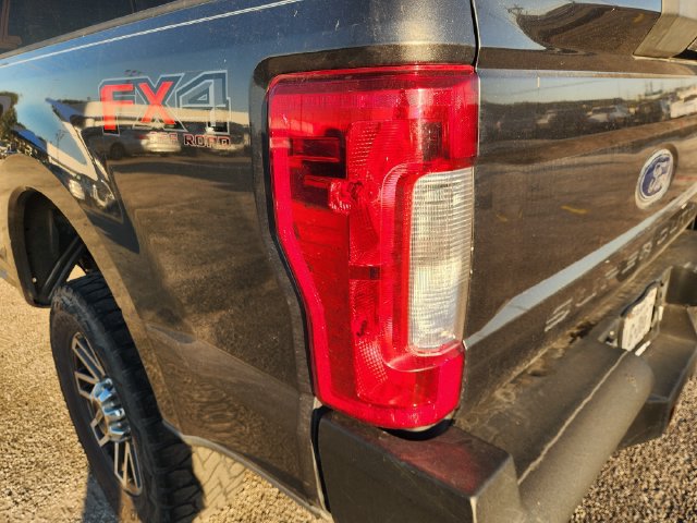 Used 2019 Ford F250 Lariat w/ Lariat Value Package AWD/4WD image 6