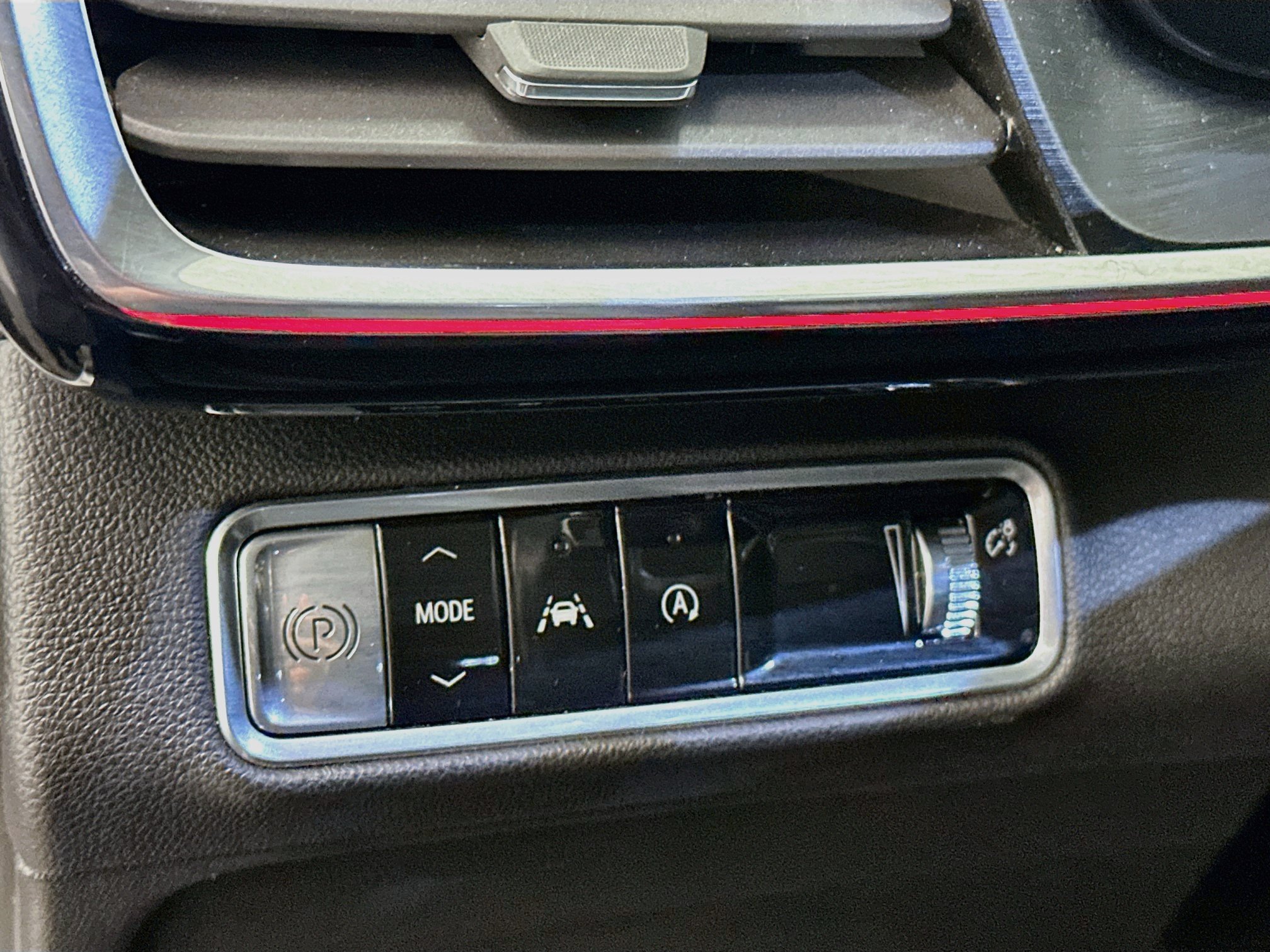 Used 2024 Buick Envision Preferred AWD/4WD image 17