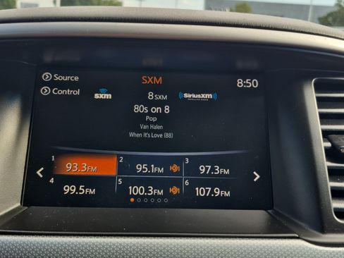 Used 2018 Nissan Pathfinder SL AWD/4WD image 32