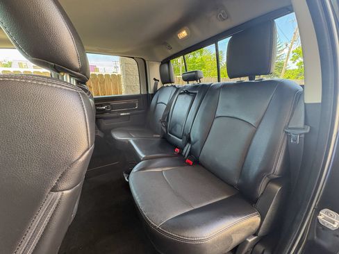 Used 2017 RAM 1500 Laramie w/ Convenience Group AWD/4WD image 28