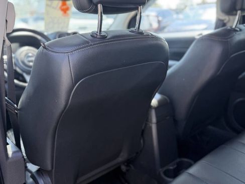 Used 2017 Jeep Compass High Altitude AWD/4WD image 19