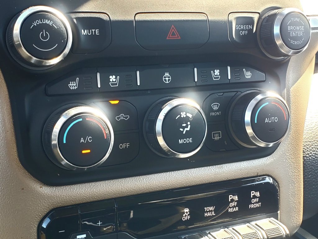 Used 2020 RAM 1500 Laramie AWD/4WD image 18