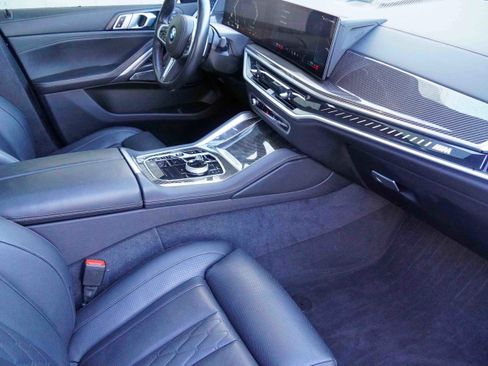 Used 2025 BMW X6 M60i image 10