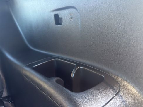 Used 2025 GMC Acadia Elevation image 35