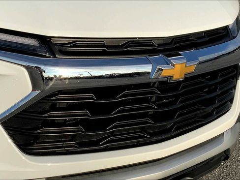 Used 2025 Chevrolet TrailBlazer LT image 28