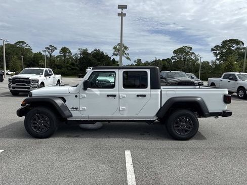 New 2026 Jeep Gladiator Sport AWD/4WD image 6