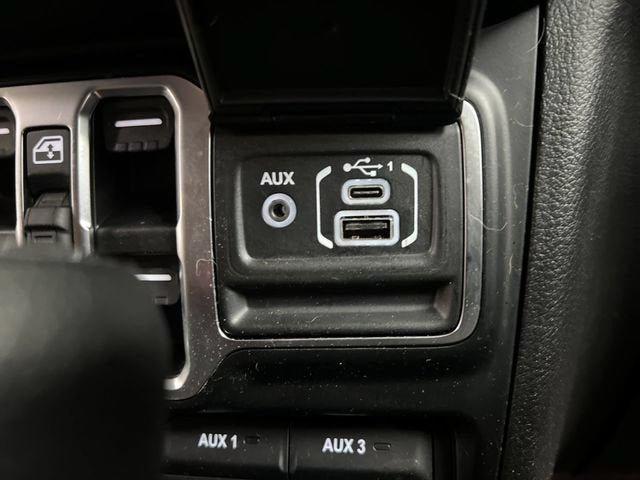 Used 2024 Jeep Gladiator Sport AWD/4WD image 34