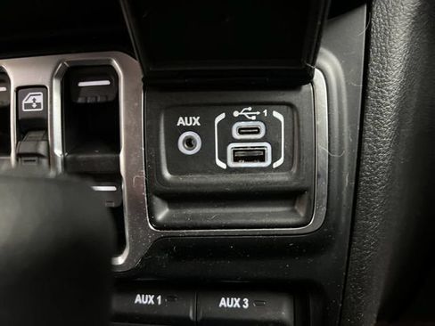 Used 2024 Jeep Gladiator Sport AWD/4WD image 34
