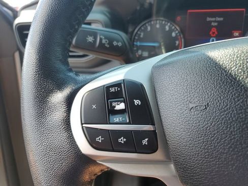 Used 2021 Ford Explorer XLT AWD/4WD image 13