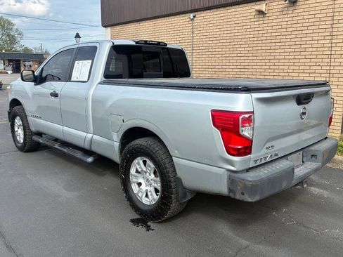 Used 2017 Nissan Titan S image 4