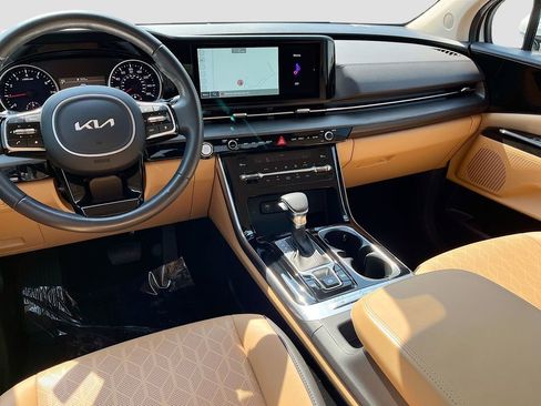 Certified 2024 Kia Carnival EX image 29