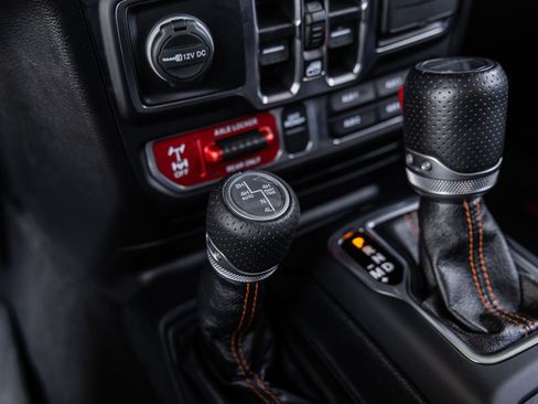 Used 2021 Jeep Gladiator Mojave AWD/4WD image 28