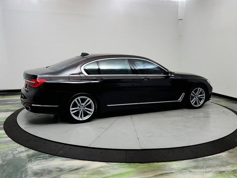 Used 2017 BMW 740i RWD image 5