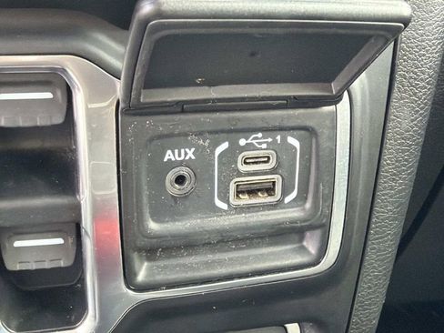 Used 2020 Jeep Gladiator Overland w/ Popular Equipment Package AWD/4WD image 28