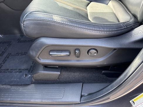 Used 2025 Honda Pilot EX-L image 23