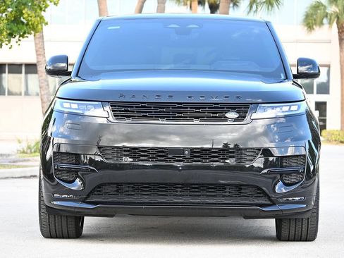 Used 2025 Land Rover Range Rover Sport Dynamic SE image 4