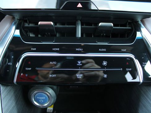 Used 2021 Toyota Venza XLE w/ Softex Package image 28