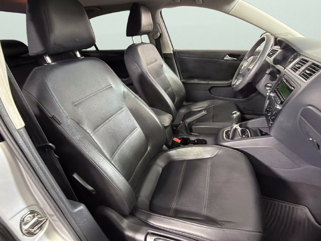 Used 2014 Volkswagen Jetta SE FWD image 32