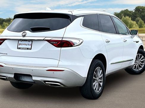 Used 2023 Buick Enclave Essence image 8