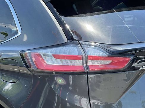Used 2020 Ford Edge Titanium AWD/4WD image 9