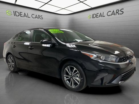 Used 2023 Kia Forte LXS FWD image 3