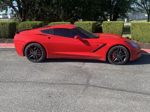 Used 2014 Chevrolet Corvette Stingray Coupe RWD image 2