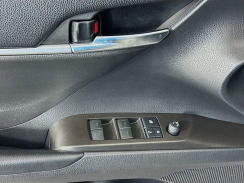 Certified 2022 Toyota Camry SE FWD image 17
