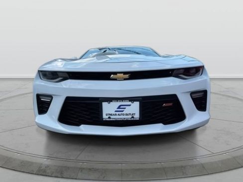 Used 2018 Chevrolet Camaro SS image 2