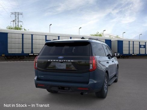 New 2026 Ford Expedition Active image 9