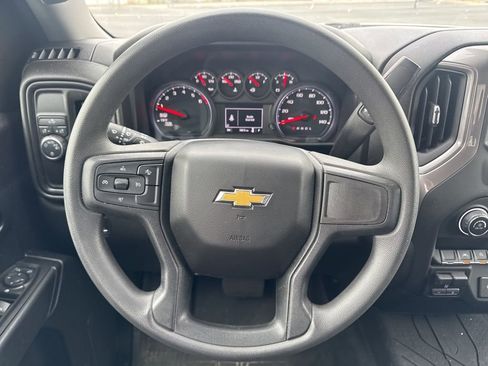 Used 2023 Chevrolet Silverado 1500 Custom image 15