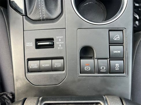 Used 2024 Toyota Highlander LE image 26