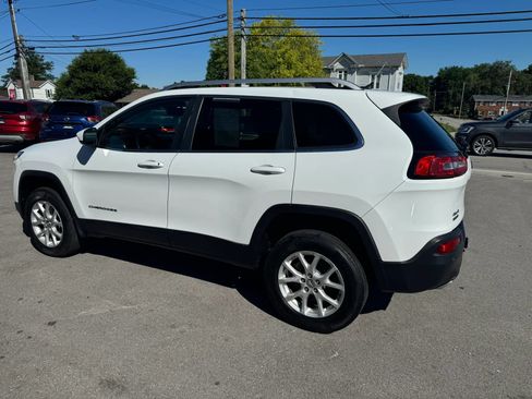 Used 2015 Jeep Cherokee Latitude w/ Trailer Tow Group AWD/4WD image 8