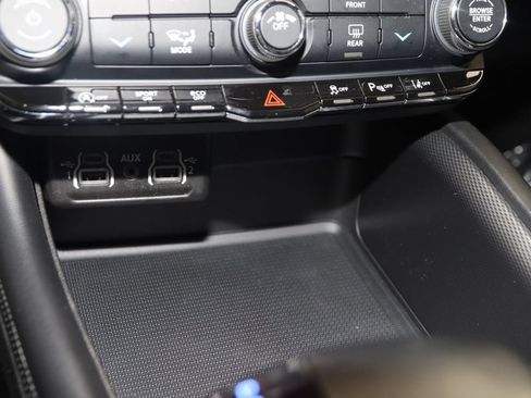 Used 2022 Dodge Durango GT image 27