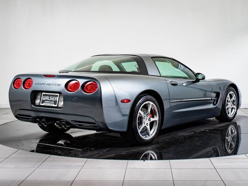 Used 2004 Chevrolet Corvette Coupe w/ Roof Package image 7