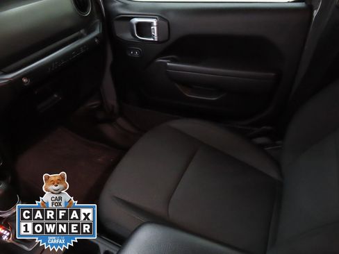 Used 2023 Jeep Wrangler Unlimited Sport image 18