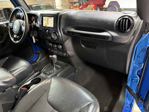 Used 2016 Jeep Wrangler Unlimited Sahara AWD/4WD image 11