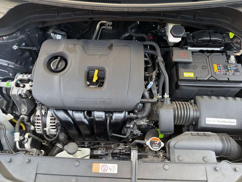 Used 2025 Kia Soul LX w/ LX Technology Package FWD image 30
