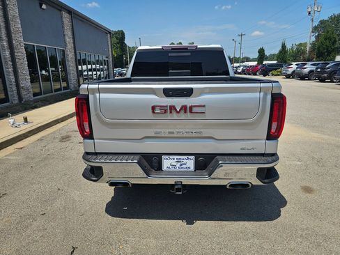 Used 2022 GMC Sierra 1500 SLT w/ SLT Premium Plus Package AWD/4WD image 3