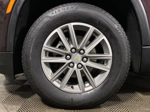 Used 2023 Chevrolet Traverse LT image 10