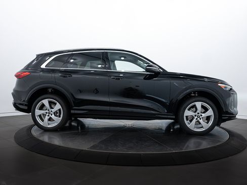 New 2025 Audi Q5 Premium Plus image 3