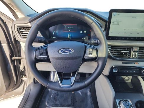 Used 2023 Ford Escape SE w/ PHEV Premium Package image 12