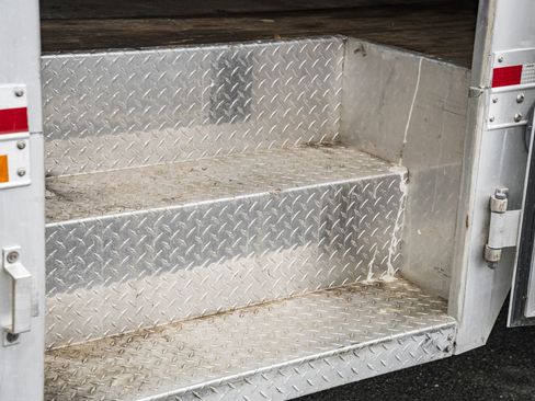 Used 2018 Chevrolet Express 3500 w/ Driver Convenience Package image 34