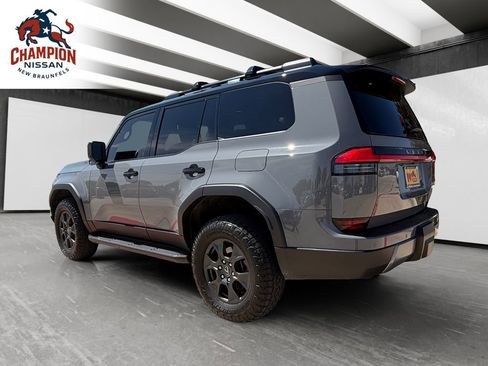 Used 2024 Lexus GX 550 AWD/4WD image 3